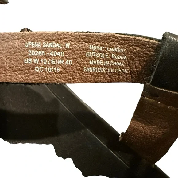 OluKai upena sandal toe strap ankle buckle leather summer sandal beach black 10 - Picture 6 of 6